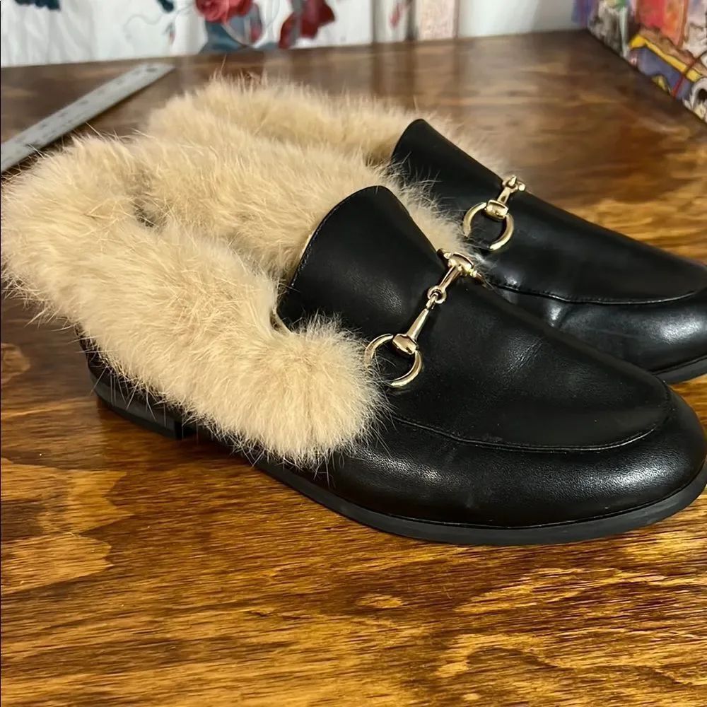 Elegant Black Fur-Lined Loafers